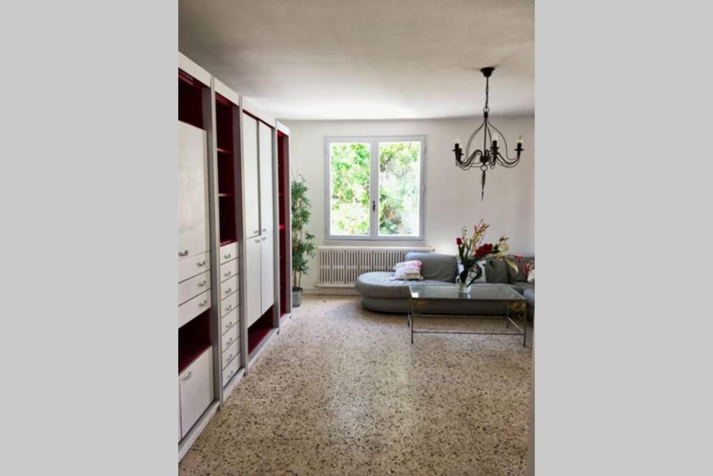 Villa calme, climatisée, piscine, à 2 pas du centre LʼIsle-sur-la-Sorgue Exterior foto